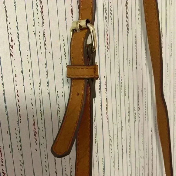 Charming Charlie Cross Body Purse Beige in color Snap Closure with compartment - Picture 13 of 14